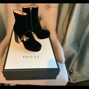 NEW Gucci Black Bee Booties